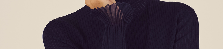 MONIKA TURTLENECK