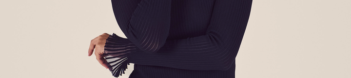 MONIKA TURTLENECK